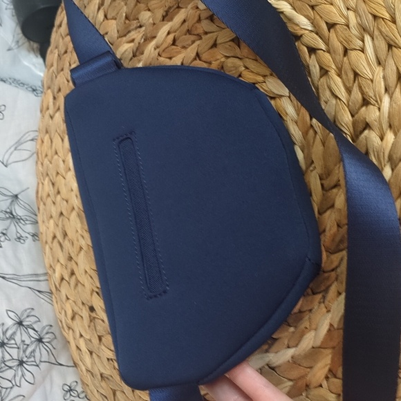 Quince All-Day Navy Neoprene Belt Bag - Picture 8 of 11